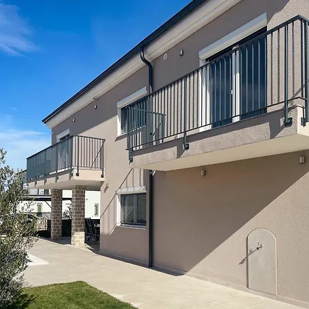 빌라 - With Private Pool Near Porec *