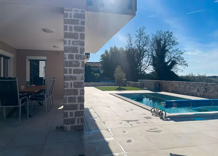 - With Private Pool Near Porec * Farini