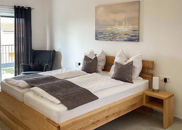 - With Private Pool Near Porec فيلة *