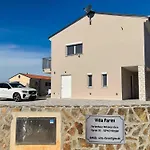 Vila - With Private Pool Near Porec
