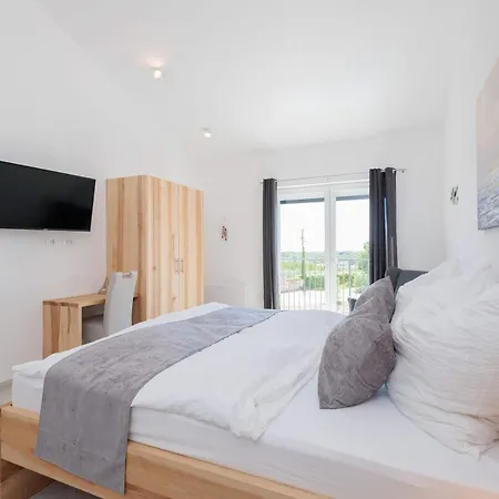 Villa - With Private Pool Near Porec *
