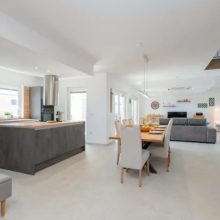 Villa - With Private Pool Near Porec