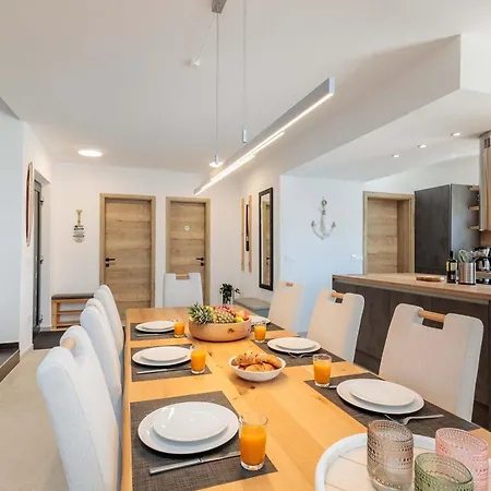 Villa - With Private Pool Near Porec Farini
