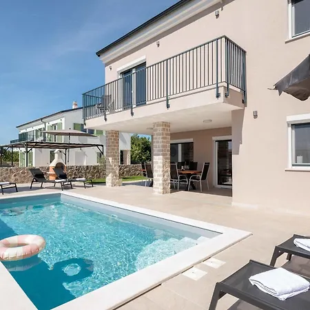 Villa - With Private Pool Near Porec
