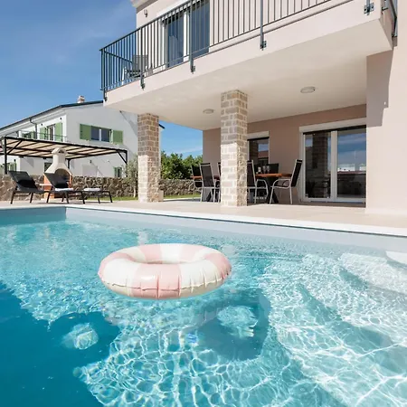 Villa - With Private Pool Near Porec Farini