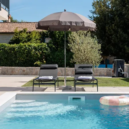 Villa - With Private Pool Near Porec