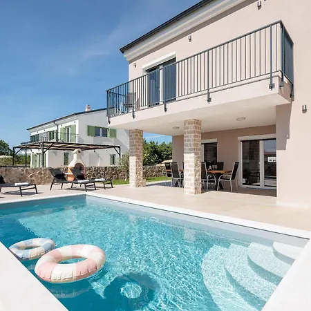 - With Private Pool Near Porec * Farini