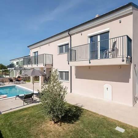 Villa - With Private Pool Near Porec *