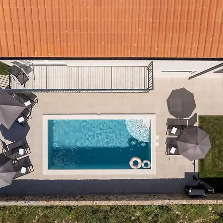 Villa - With Private Pool Near Porec
