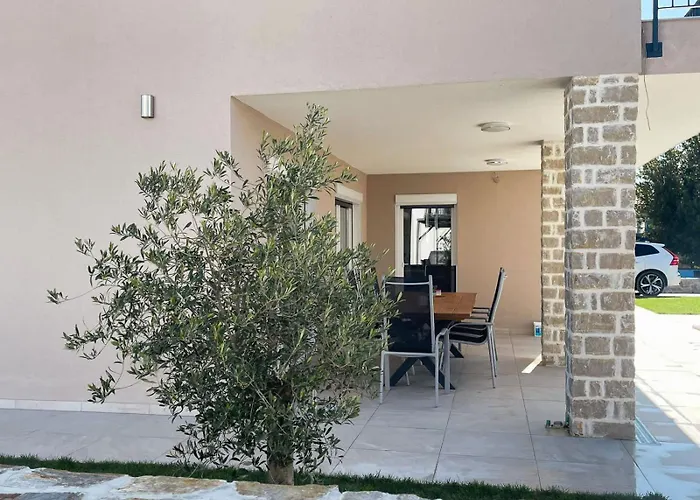 빌라 - With Private Pool Near Porec *
